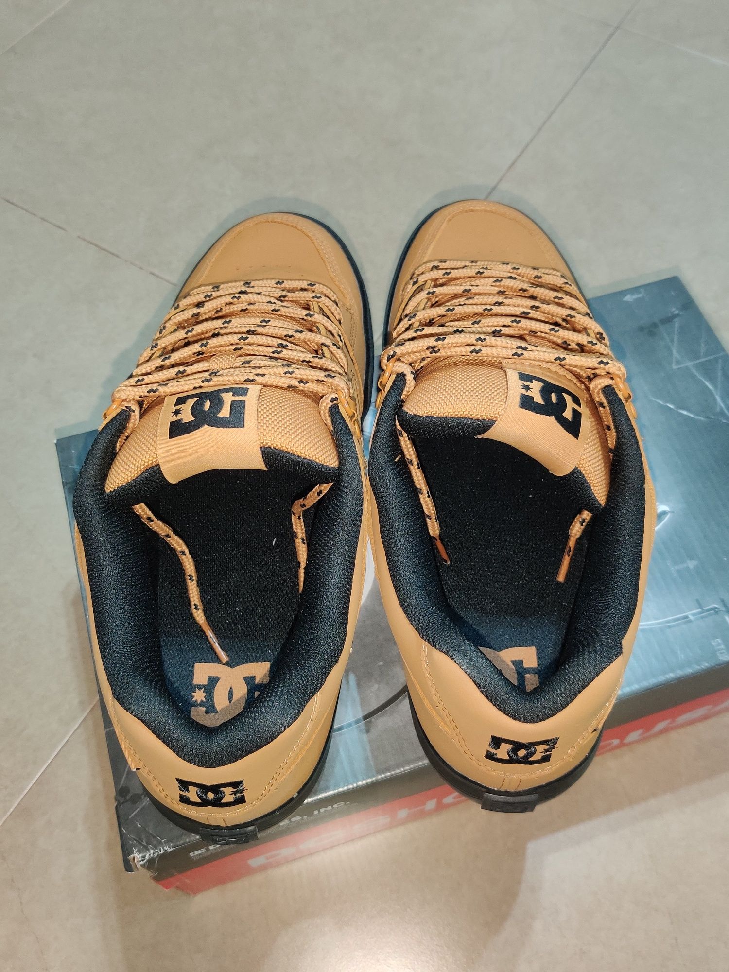 ОРИГИНАЛ Зимни мъжки обувки 45 DC shoe USA