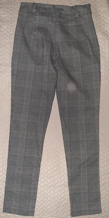 Pantaloni marimea S, in carouri,stare noi fara eticheta