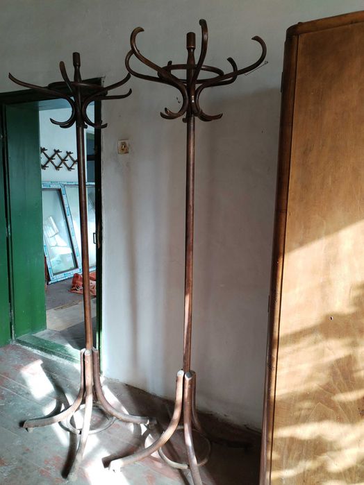 Дървени закачалки