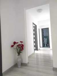 Inchiriez apartament 3 camere