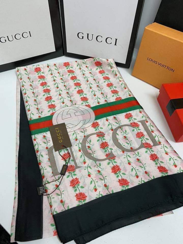 Gucci шал / парео 100% коприна