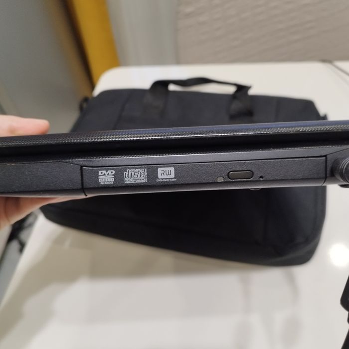 Toshiba Satellite S660 лаптоп