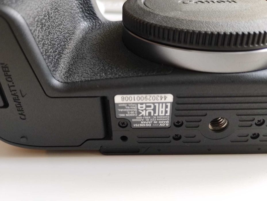 Camera foto Canon EOS RP (body), stare excelenta, cu accesorii