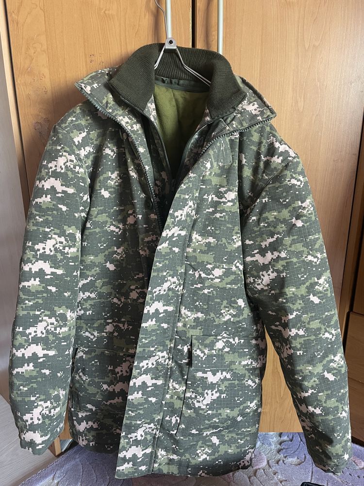 Продаётся комплект военной одежды. В отличном состоянии. Размер 46-48.