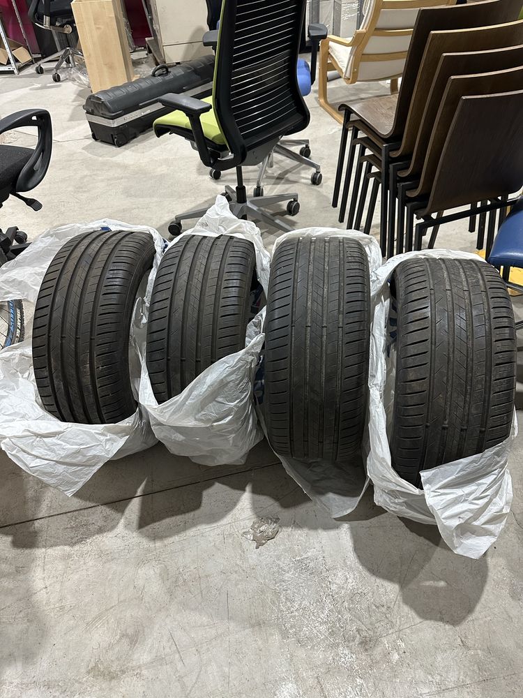 245/45 R17  Vredestein 4бр