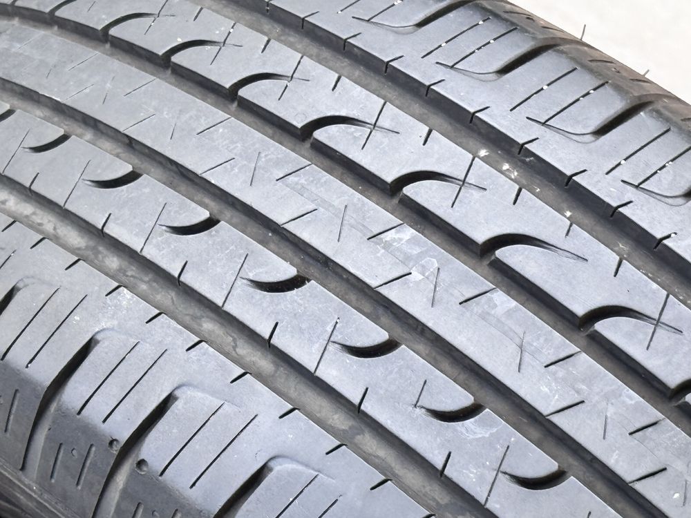 215/60/R17 Goodiyear EfficientGrip 4бр летни dot2619 7мм