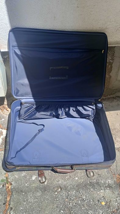 Голям куфар с колела, ретро куфари, дамски чанти и папки