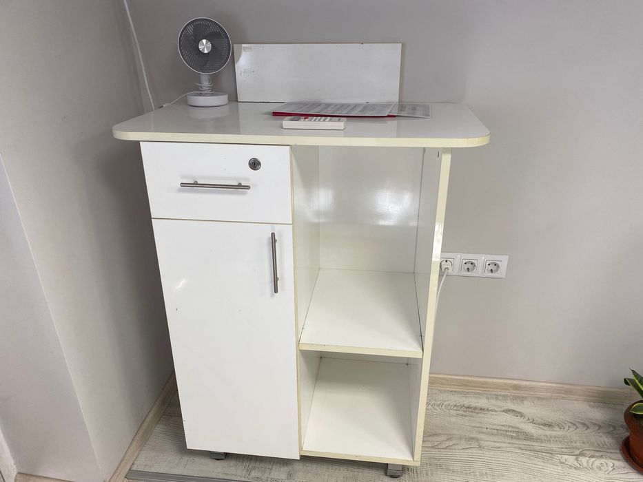 Мебели за салон за маникюр – почти нови! ПРОМО ЦЕНИ