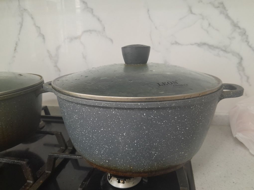 Кастрюля со стеклянной крышкой