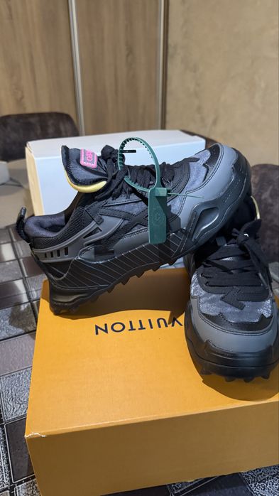 Off-White ODSY-1000 Sneakers/Adidasi  – mărimea 42 – Noi