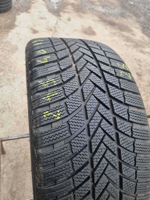 Anvelopa Iarna 245/40 R19 BRIDGESTONE Blizzak LM005 98V