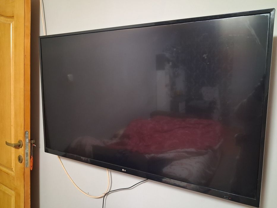 Vând televizor LG