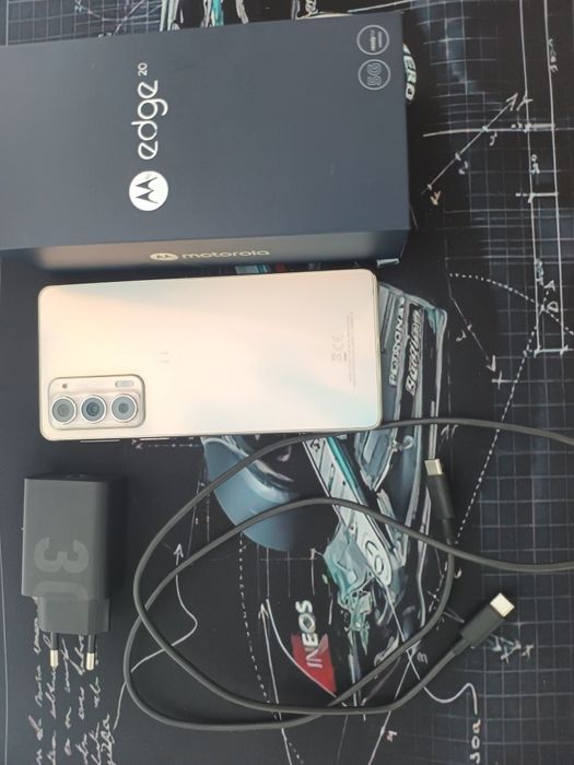 Motorola Edge 20
