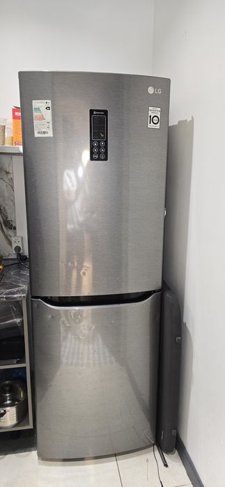 Холодильник LG двухкамерный