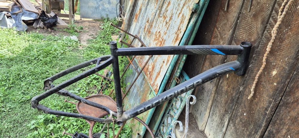 Vand, cercuri bicicleta, frane hidraulice si cadru