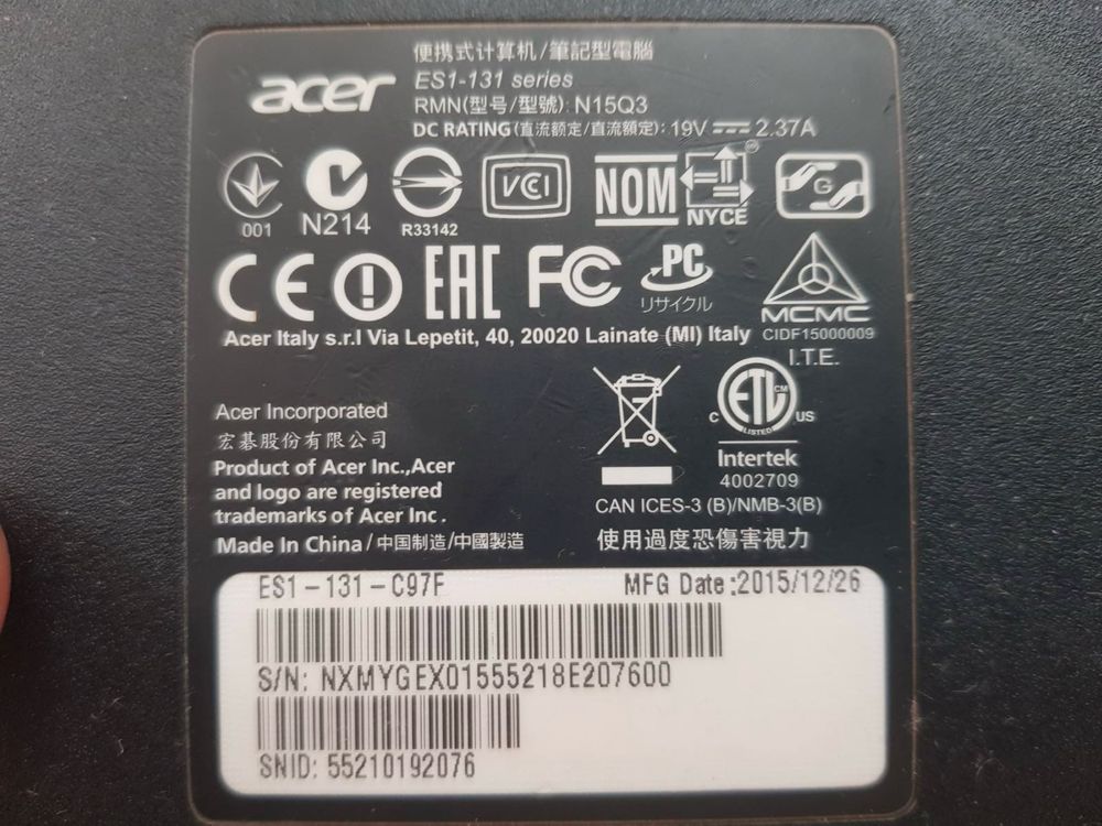 Acer ES1-131 Лаптоп