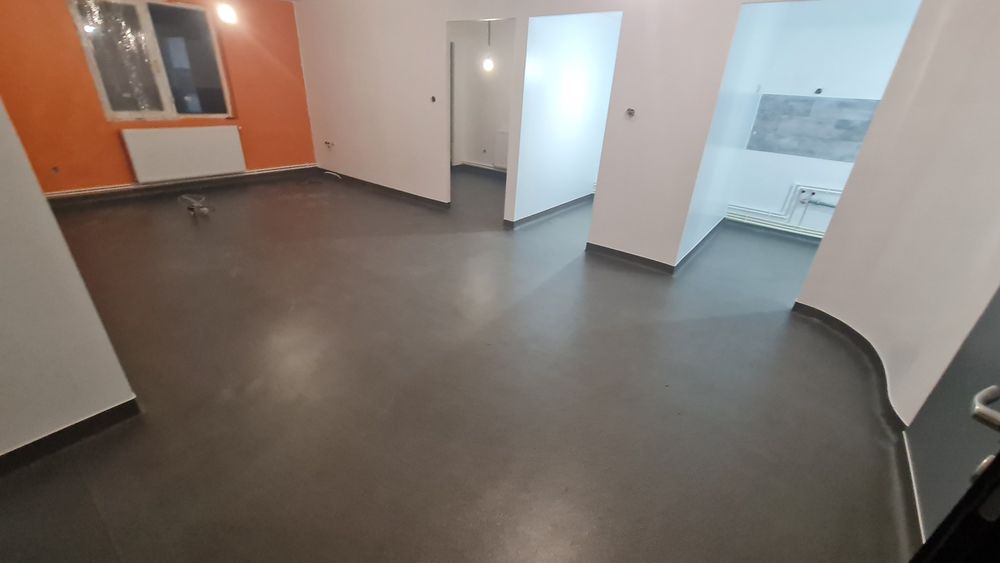 Montaj : Linoleum , Mochetă , Șapă Autonivelantă