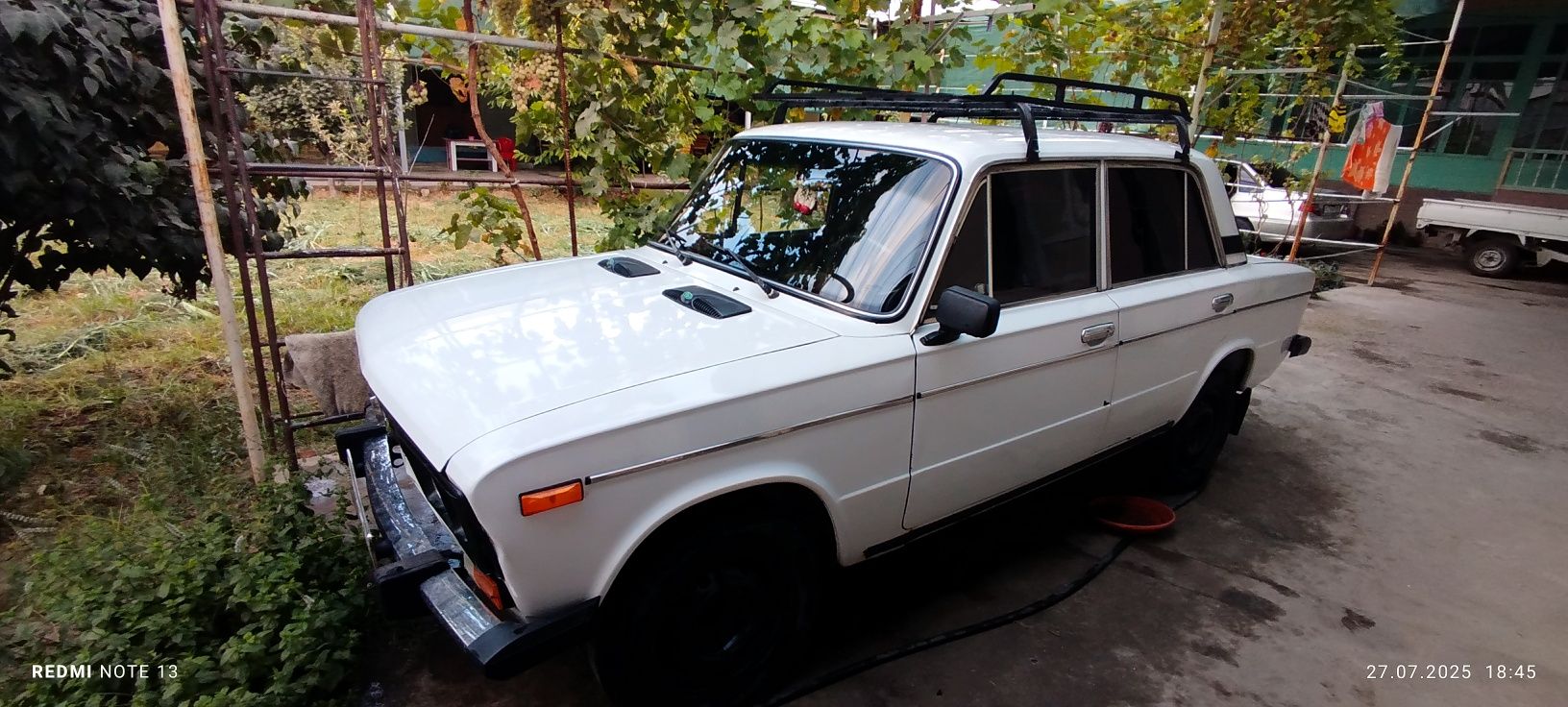 Moshina sotiladi VAZ 2106