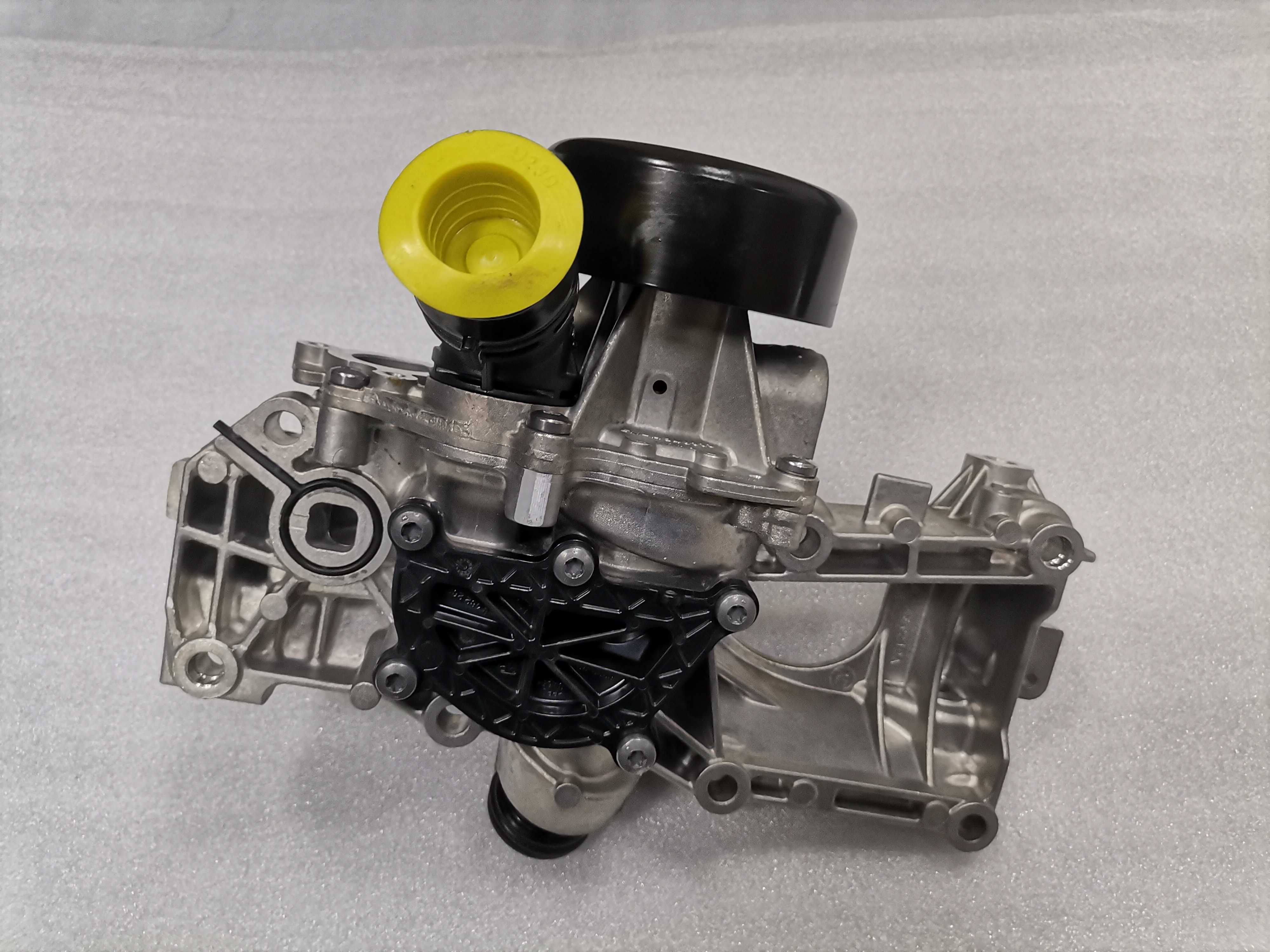 Нова Водна Помпа с Корпус 7952783 / B58 BMW 4.0i ix