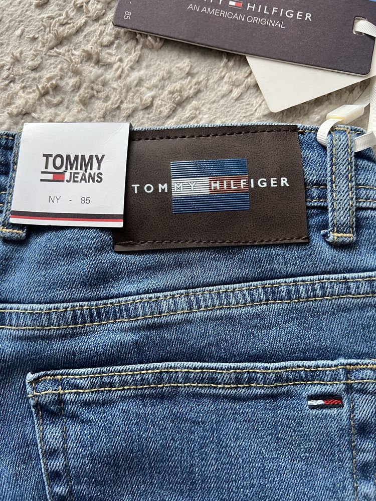 Blugi Tommy Hilfiger