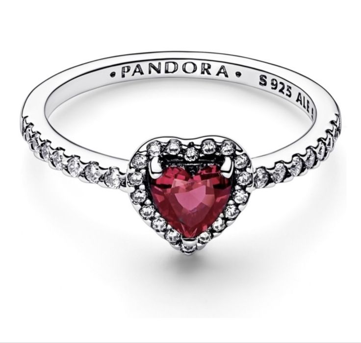Серебрянное кольцо Pandora