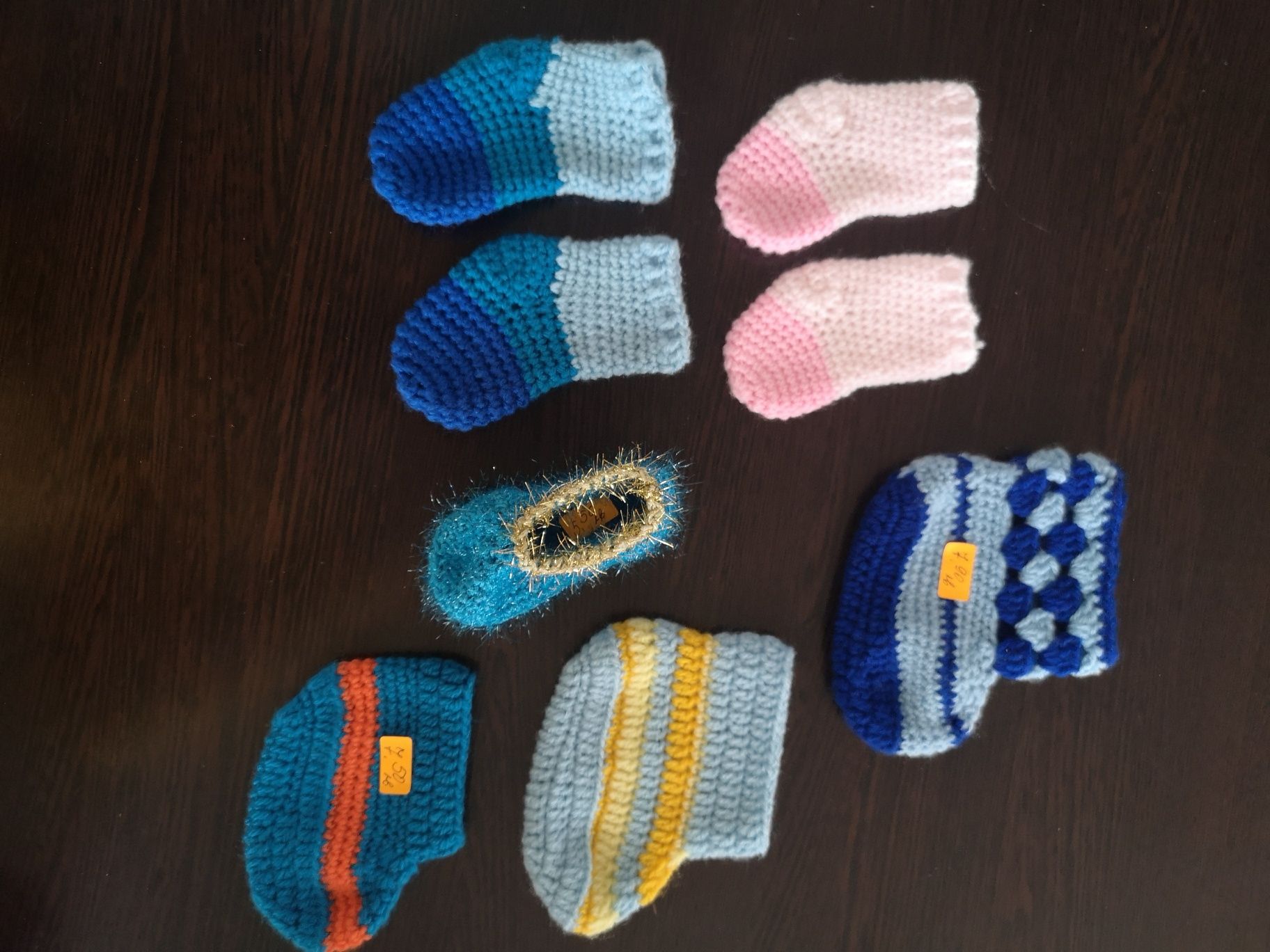 Бебешки пантофки, терлици, чорапки, шапки