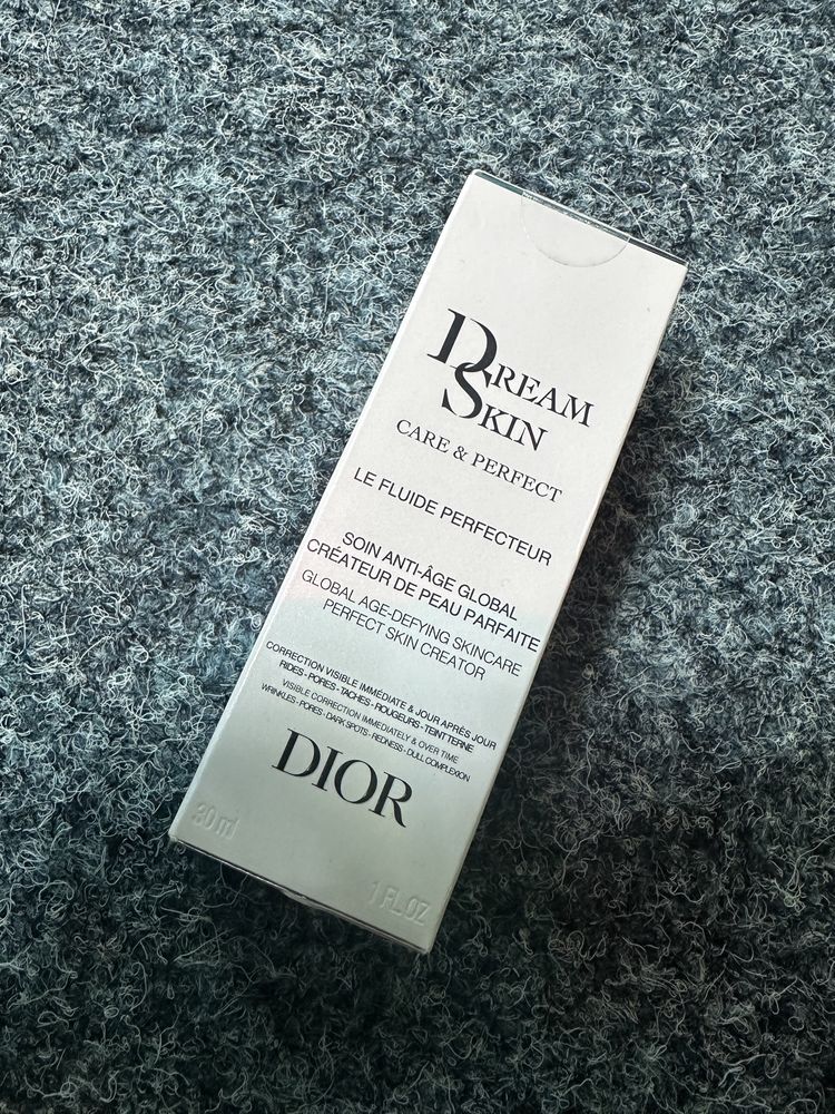 Ser de fata marca Dior