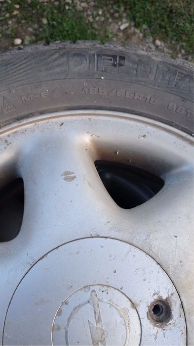 Vand jante r15 cu cauciucuri 195 65 15 ,diplomat