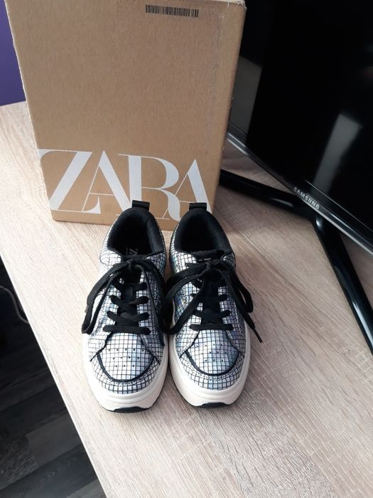 Детски сникърси Зара номер 32