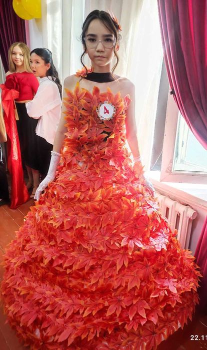 Платья для школьных выставок