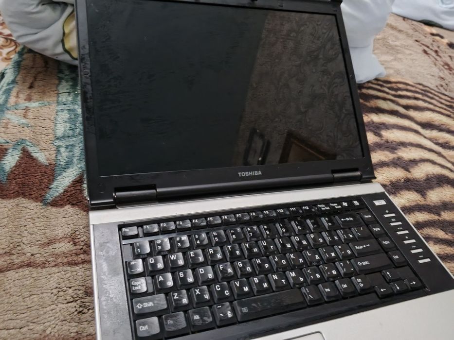 Продаю ноутбук модель TOSHIBA