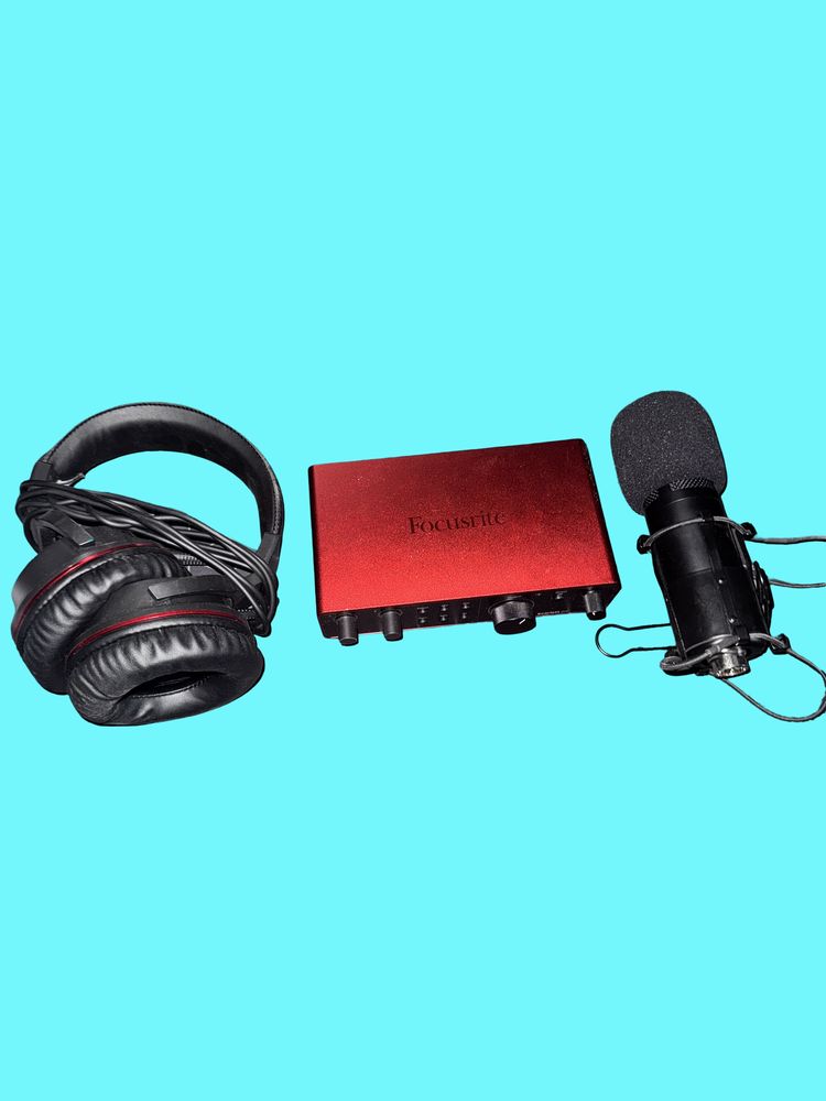 Focusrite scralett 2i2 4th gen studio pack