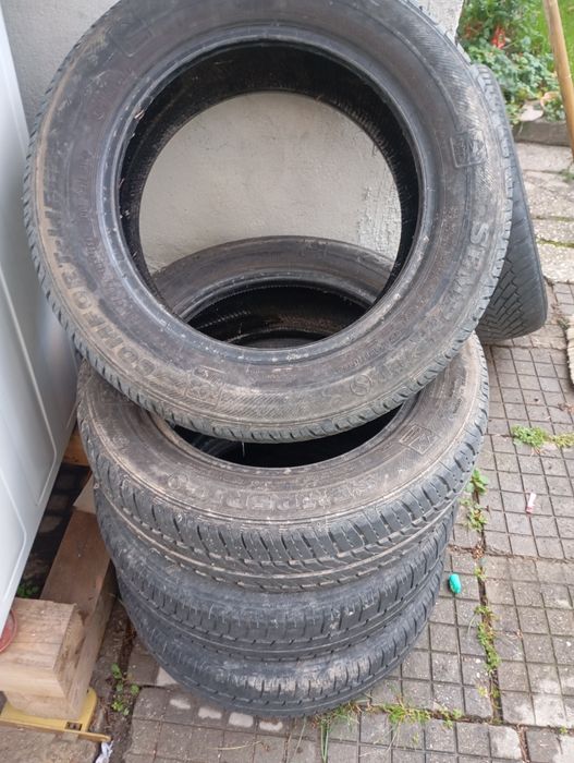 Гуми ,без кривини и скъсано продадох колата и ми стоят