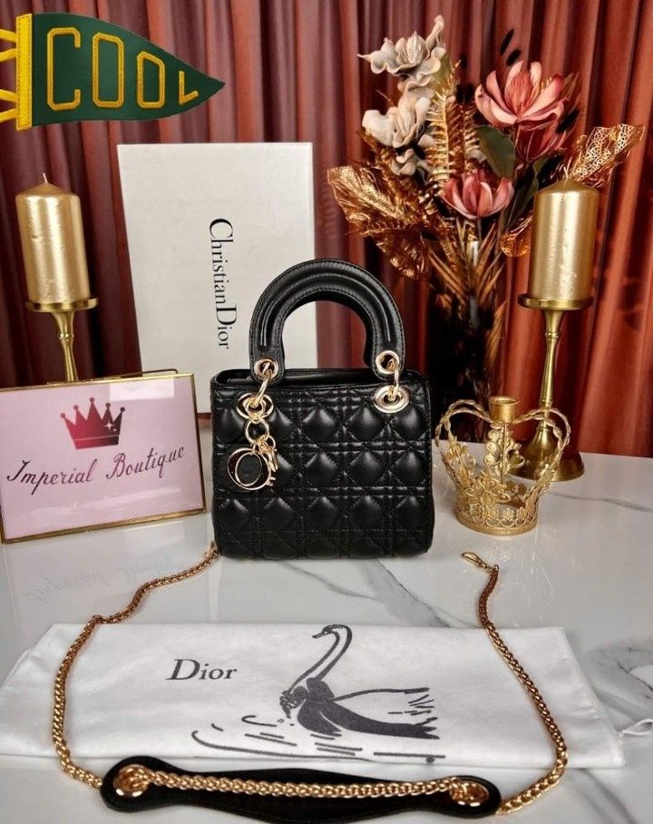 Genti mini Dior/model Lady,diverse nuanțe, accesorii metalice