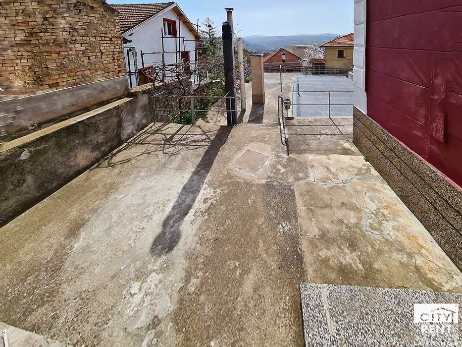 Дава се под наем Четиристаен апартамент в Велико Търново, Център - 95 кв.м за 460 € - Снимка #14