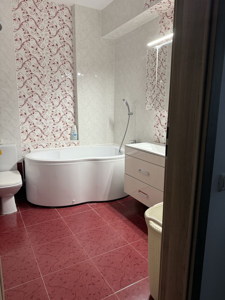 De inchiriat apartament cu 2 camere zona Tomis Nord Constanta