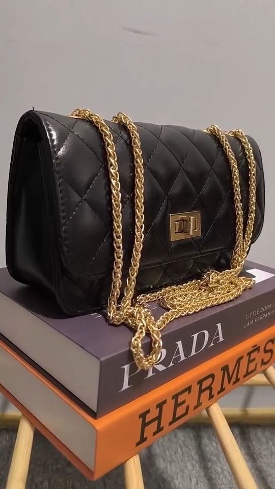 Чисто нова чанта тип Chanel