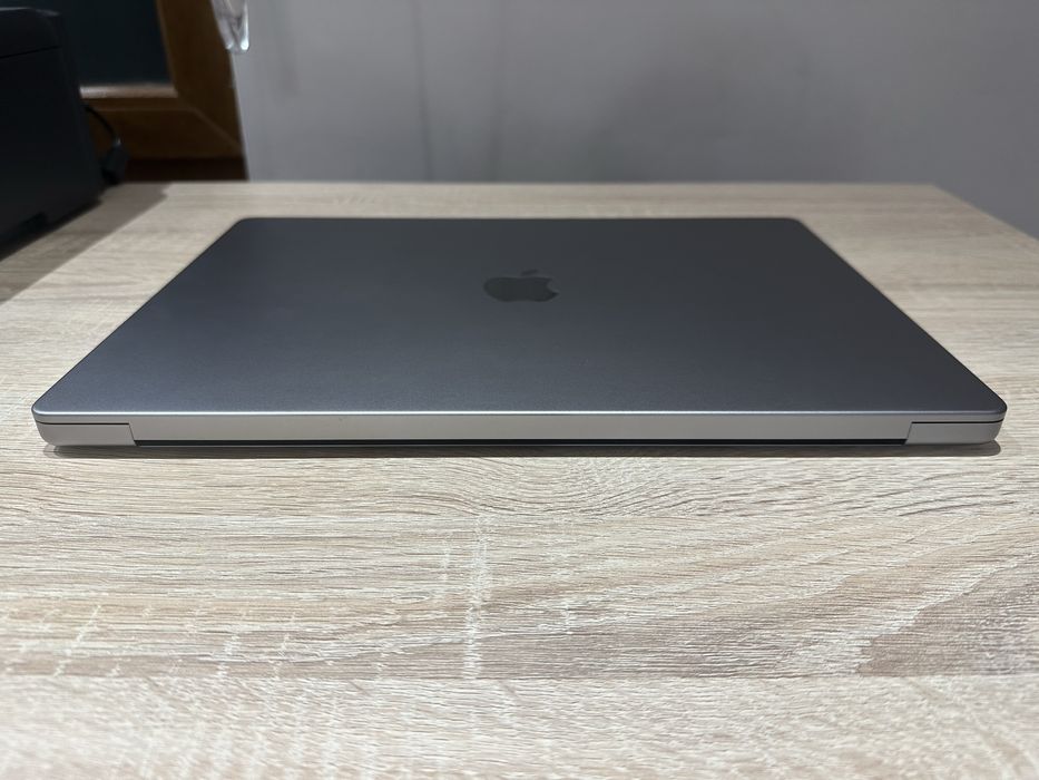 Macbook Pro 16 m1max 64/1tb (custom)