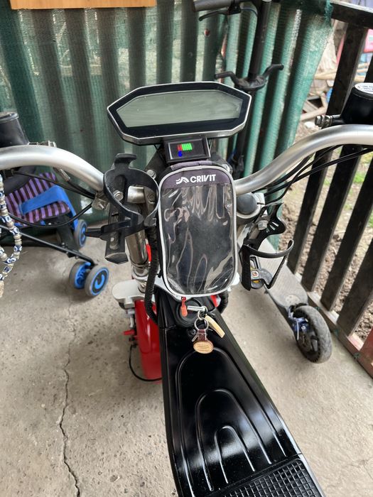 Vand scuter electric