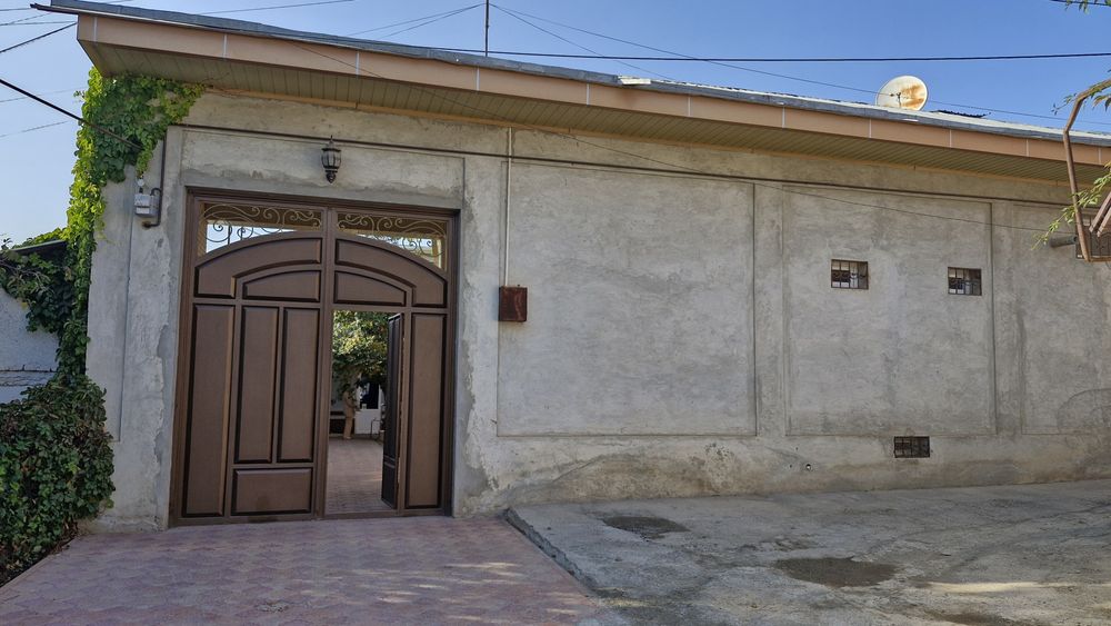 Сдаётся Дом в центре города , Ориентир : на против Фирма Доктор