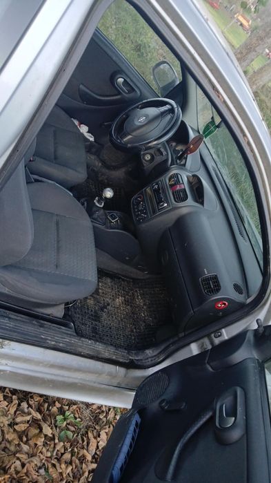 Vand opel corsa c bb1 2002
An 2002