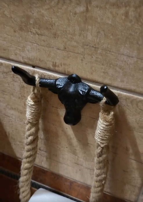 Масивна закачалка, бик– Чугун! 13см