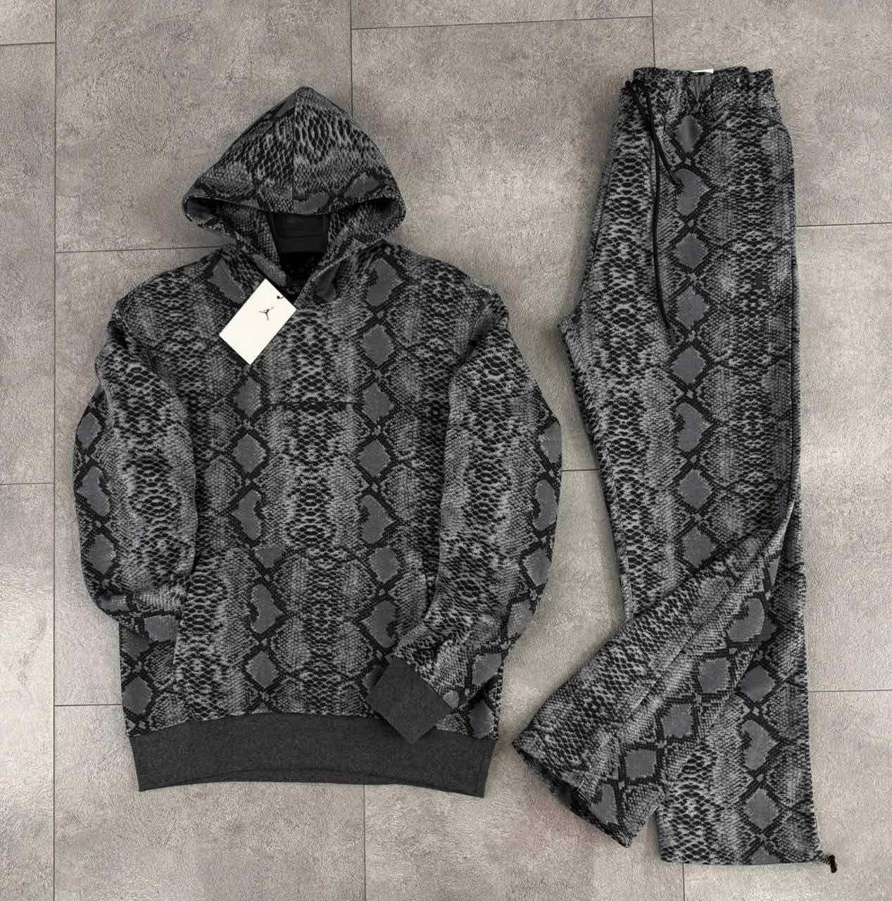Мъжки екипи Nike tech fleece, Under Armour, Jordan