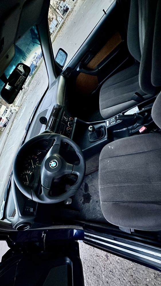 BMW E34 Touring , 518i ,1993 года, механика, читайте описание внизу