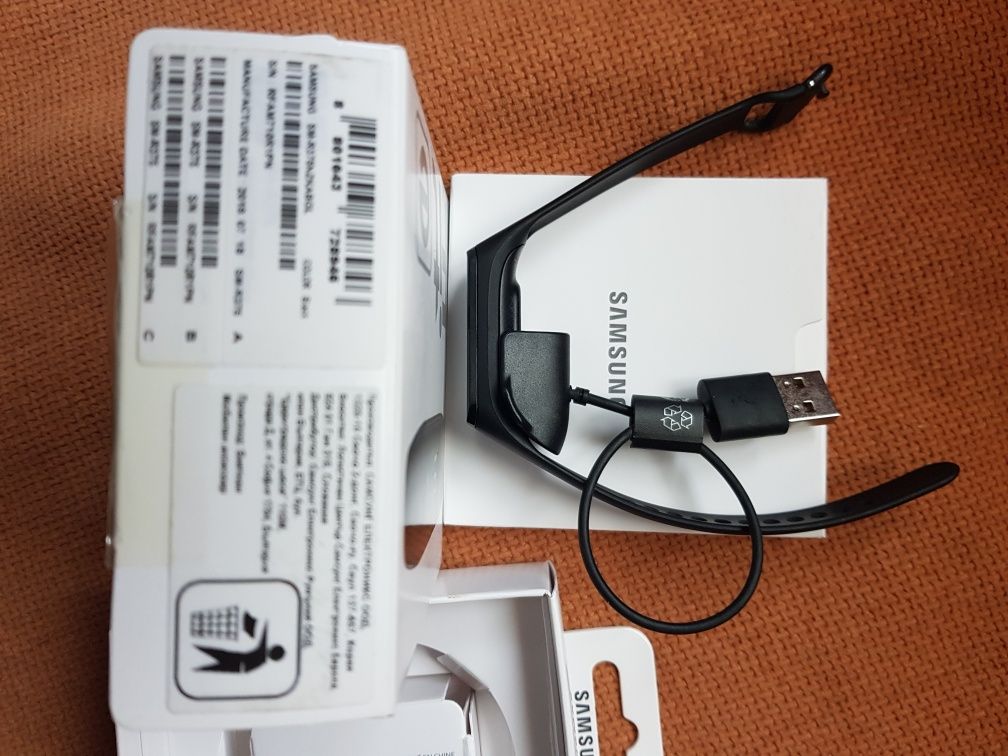 Гривна Samsung Galaxy Fit E