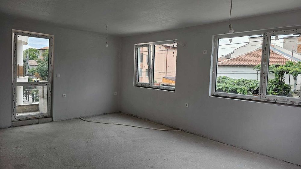 Продава се Тристаен апартамент в Пловдив, Прослав - 104 кв.м за 1202 €/кв.м - Снимка #1