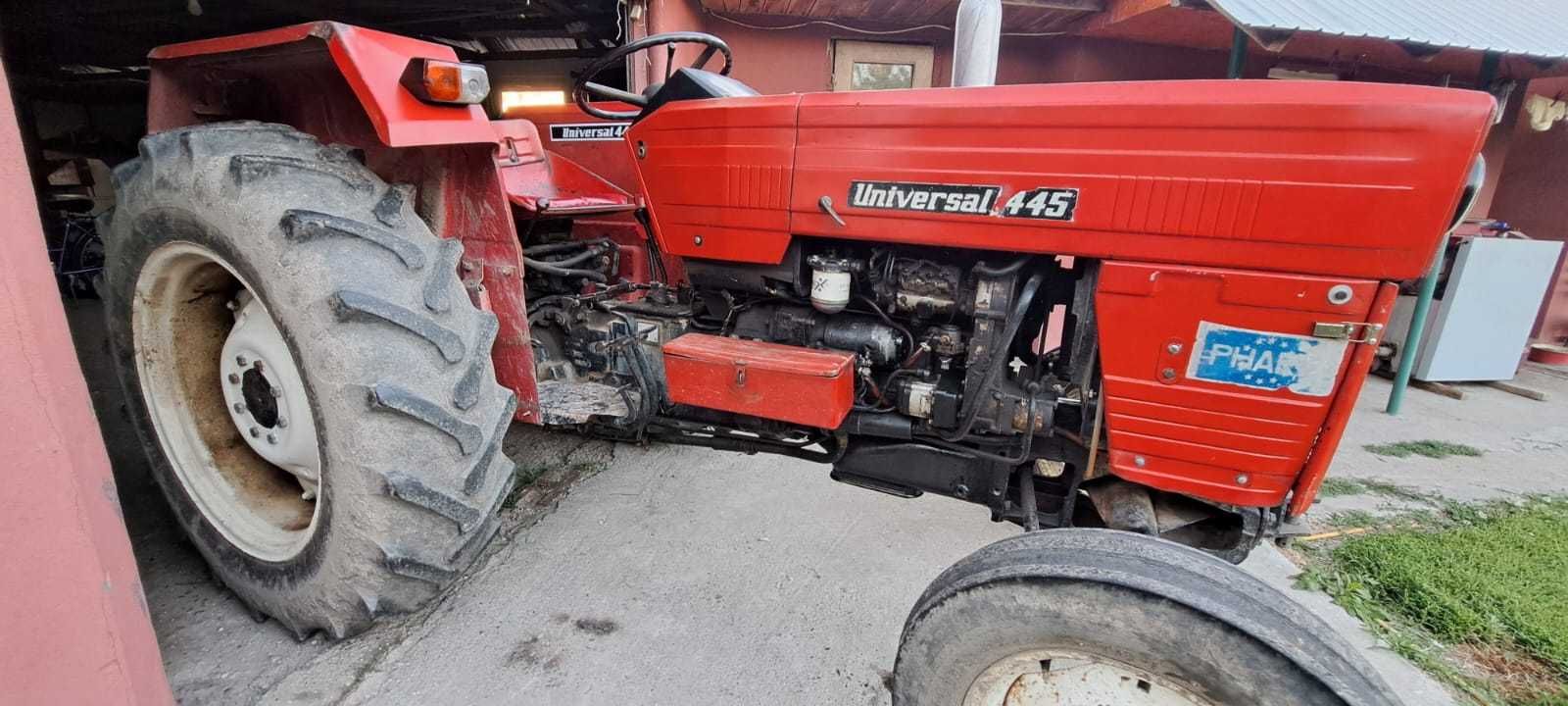 VAND Tractor UTB U445