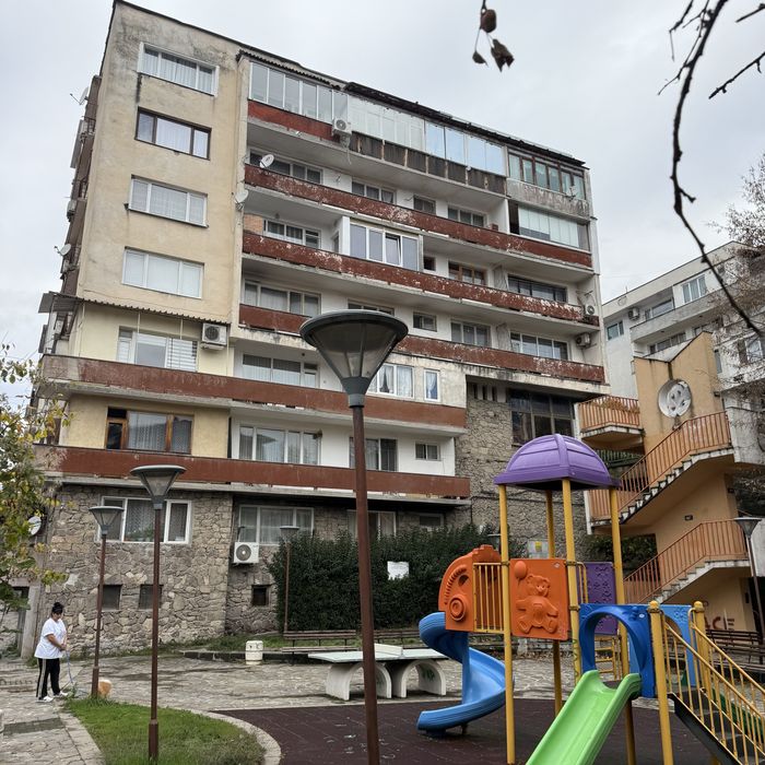 Тристаен апартамент 85 кв.м