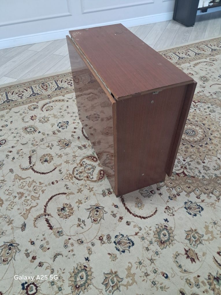 Стол трансформер продам.