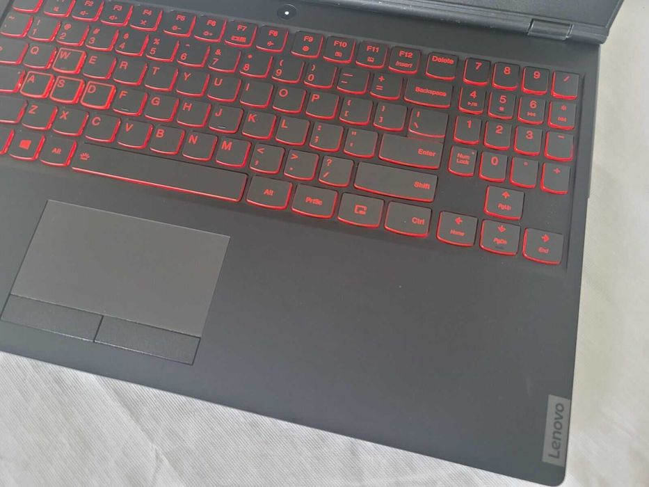 Lenovo Legion Y7000 - Проблем